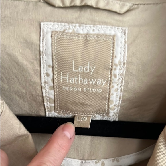 Cream Tan Tailored Blazer with Notched Lapel - Picture 2 of 6